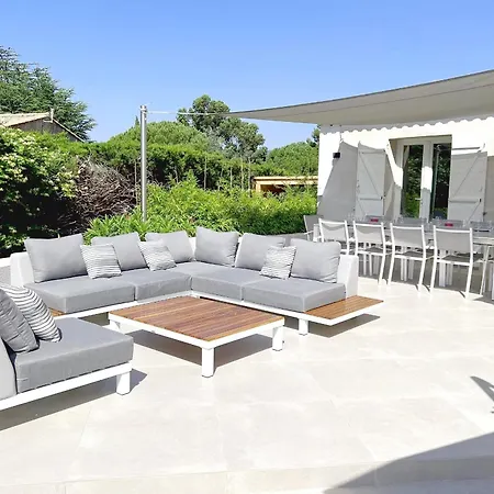 Superb Single Storey *